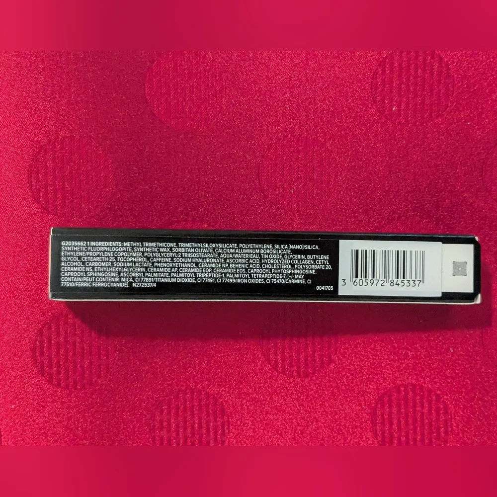 Bold Bubbly IT Cosmetics Superhero No-Tug Shadow Stick